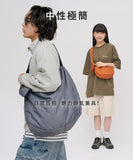 台灣 plain-me 雲朵半月包 (預訂貨品，5月28日送出)